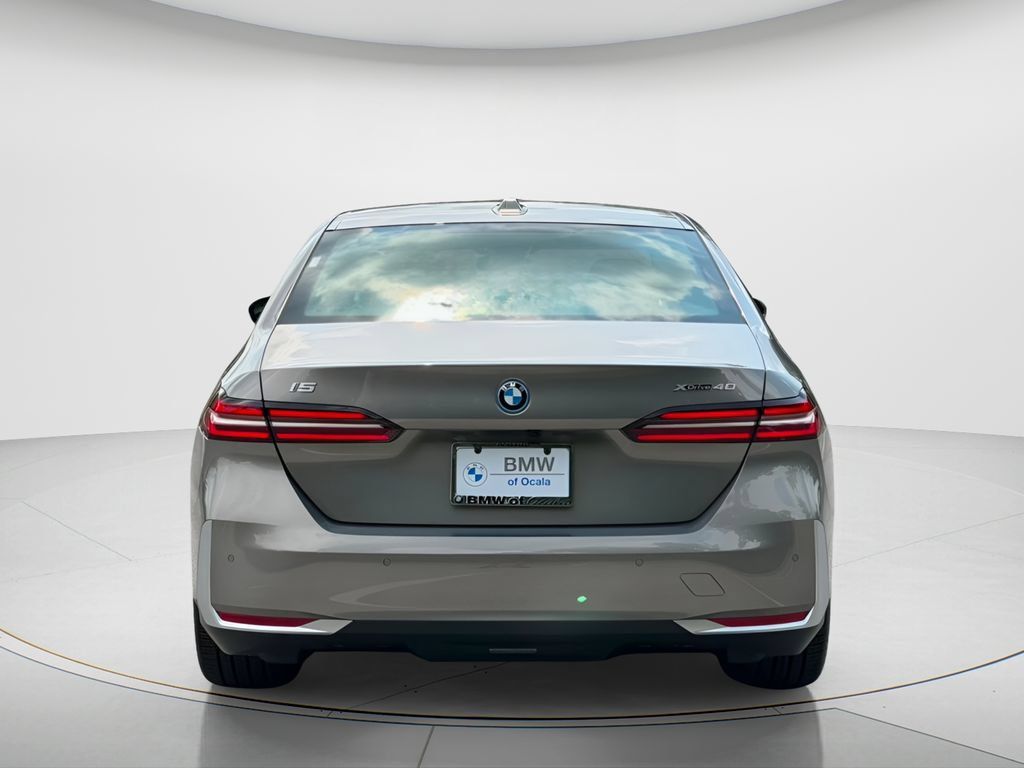 New 2027 BMW i5 eDrive40 AWD/4WD image 6