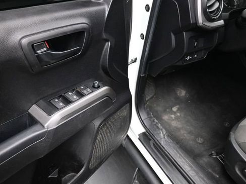 Used 2023 Toyota Tacoma SR5 RWD image 14