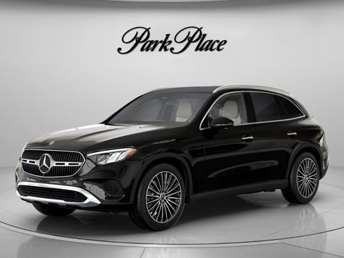 Used 2026 Mercedes-Benz GLC 300 4MATIC image 2