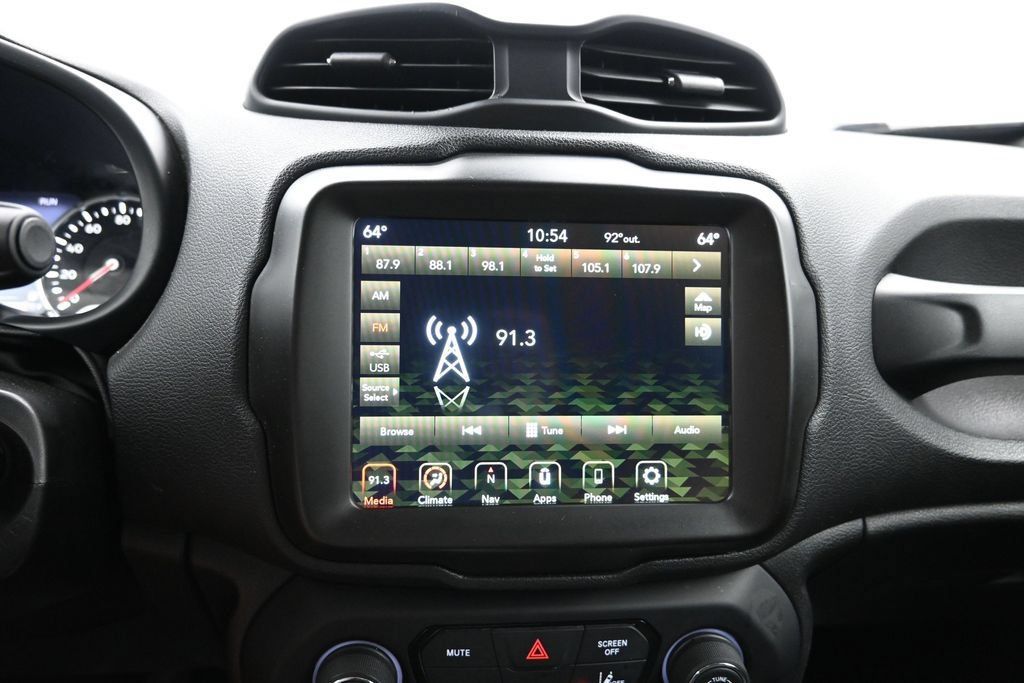 Used 2023 Jeep Renegade Latitude AWD/4WD image 15