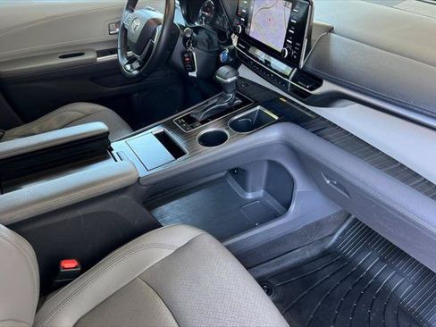 Certified 2021 Toyota Sienna Limited AWD/4WD image 19