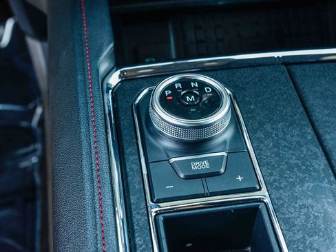 Used 2023 Ford Expedition Limited image 23