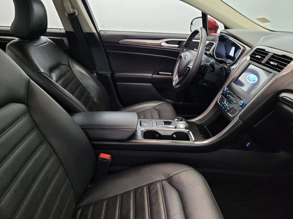 Used 2018 Ford Fusion SE w/ Fusion SE Technology Package FWD image 21