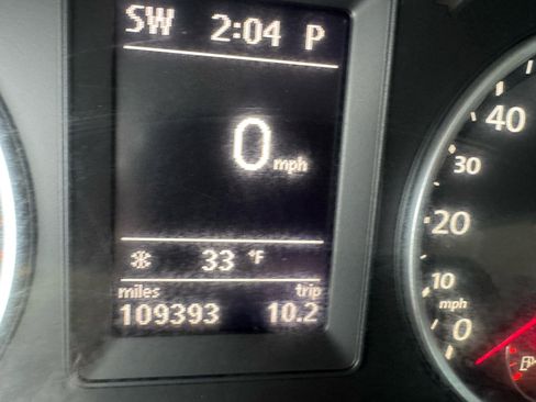 Used 2012 Volkswagen Tiguan S image 20