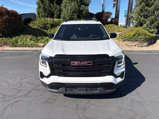 Used 2026 GMC Terrain Elevation w/ Elevation Premium Package AWD/4WD image 2