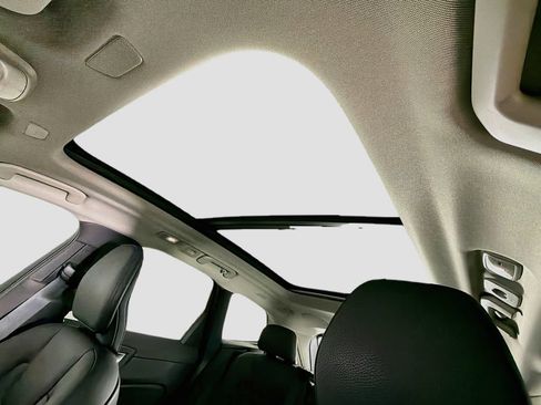 Certified 2023 Volvo XC60 T8 Plus AWD/4WD image 23