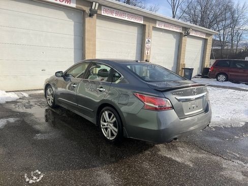 Used 2014 Nissan Altima 3.5 SL w/ Technology Package FWD image 6