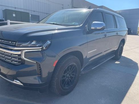 Used 2021 Chevrolet Suburban Premier w/ Premium Package AWD/4WD image 4