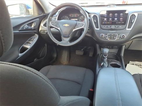 Used 2023 Chevrolet Malibu LT image 4
