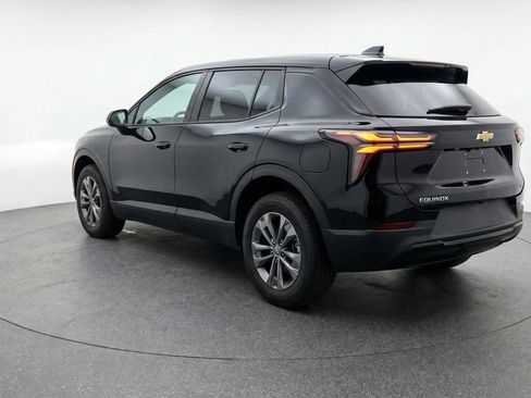 Used 2025 Chevrolet Equinox LT FWD image 6