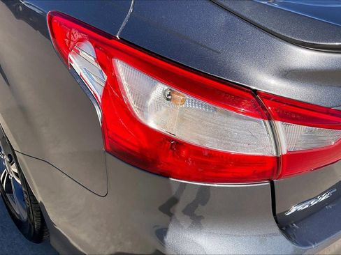 Used 2014 Ford Focus SE w/ SE Sport Package image 27