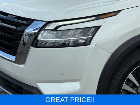 Used 2023 Nissan Pathfinder Platinum w/ Lighting Package (N93) AWD/4WD image 15