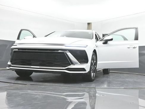 Used 2025 Hyundai Sonata SEL FWD image 51