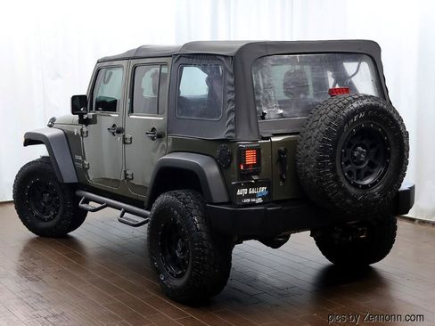 Used 2016 Jeep Wrangler Unlimited Sport w/ Connectivity Group AWD/4WD image 10