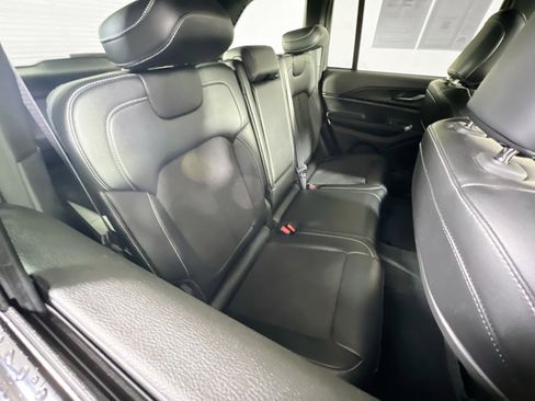 Used 2023 Jeep Grand Cherokee Altitude image 26