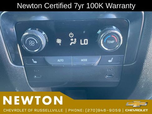Used 2025 Chevrolet Tahoe Premier AWD/4WD image 28