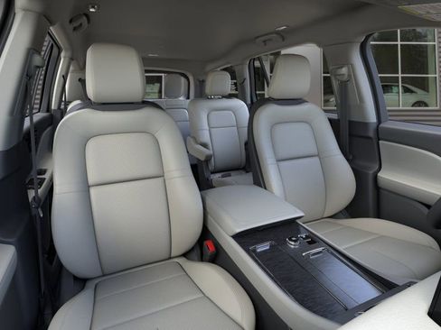 New 2026 Lincoln Aviator AWD image 10