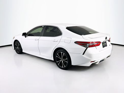 Used 2018 Toyota Camry SE image 5
