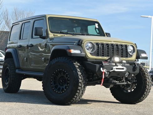 Used 2025 Jeep Wrangler Sport S image 2