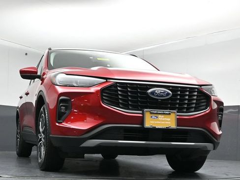 Certified 2025 Ford Escape SE w/ PHEV Premium Package FWD image 34