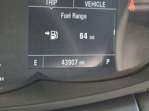 Certified 2022 Chevrolet Trax LT w/ Midnight Edition AWD/4WD image 21