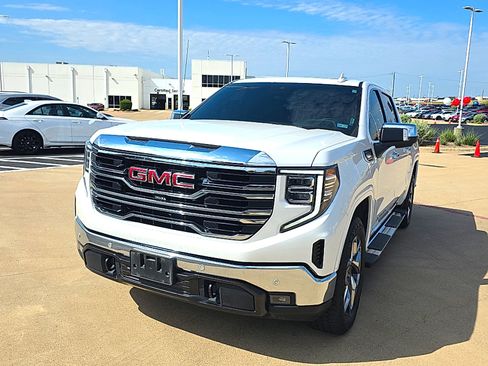 Used 2025 GMC Sierra 1500 SLT AWD/4WD image 2