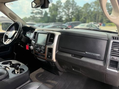 Used 2017 RAM 1500 Laramie AWD/4WD image 25