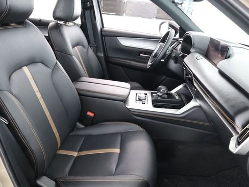 Used 2025 MAZDA CX-70 Plug-In Hybrid w/ Premium Plus image 24