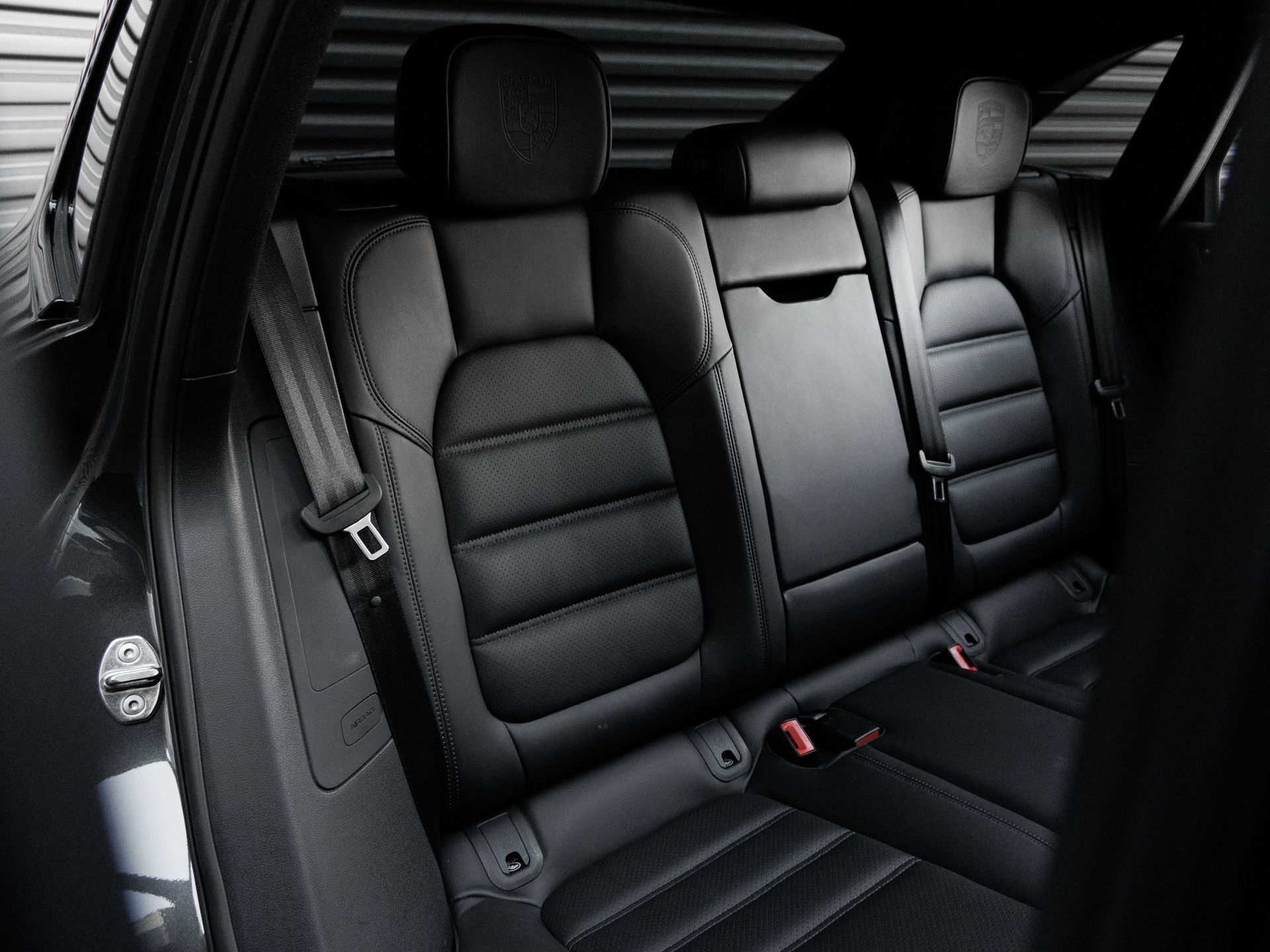 Certified 2026 Porsche Macan AWD/4WD image 33