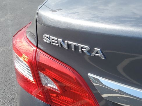 Used 2019 Nissan Sentra S FWD image 6