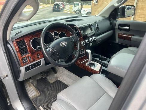 Used 2008 Toyota Sequoia Platinum image 19