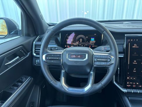 Used 2025 GMC Acadia Elevation w/ Elevation Premium Package image 23