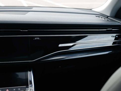 Used 2023 Audi Q8 Premium Plus w/ Premium Plus Package image 32