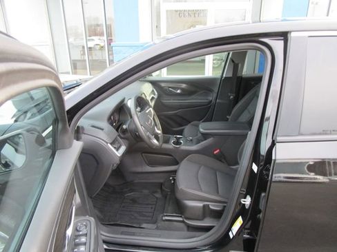 Used 2023 GMC Terrain SLE w/ LPO, Floor Liner Package image 17