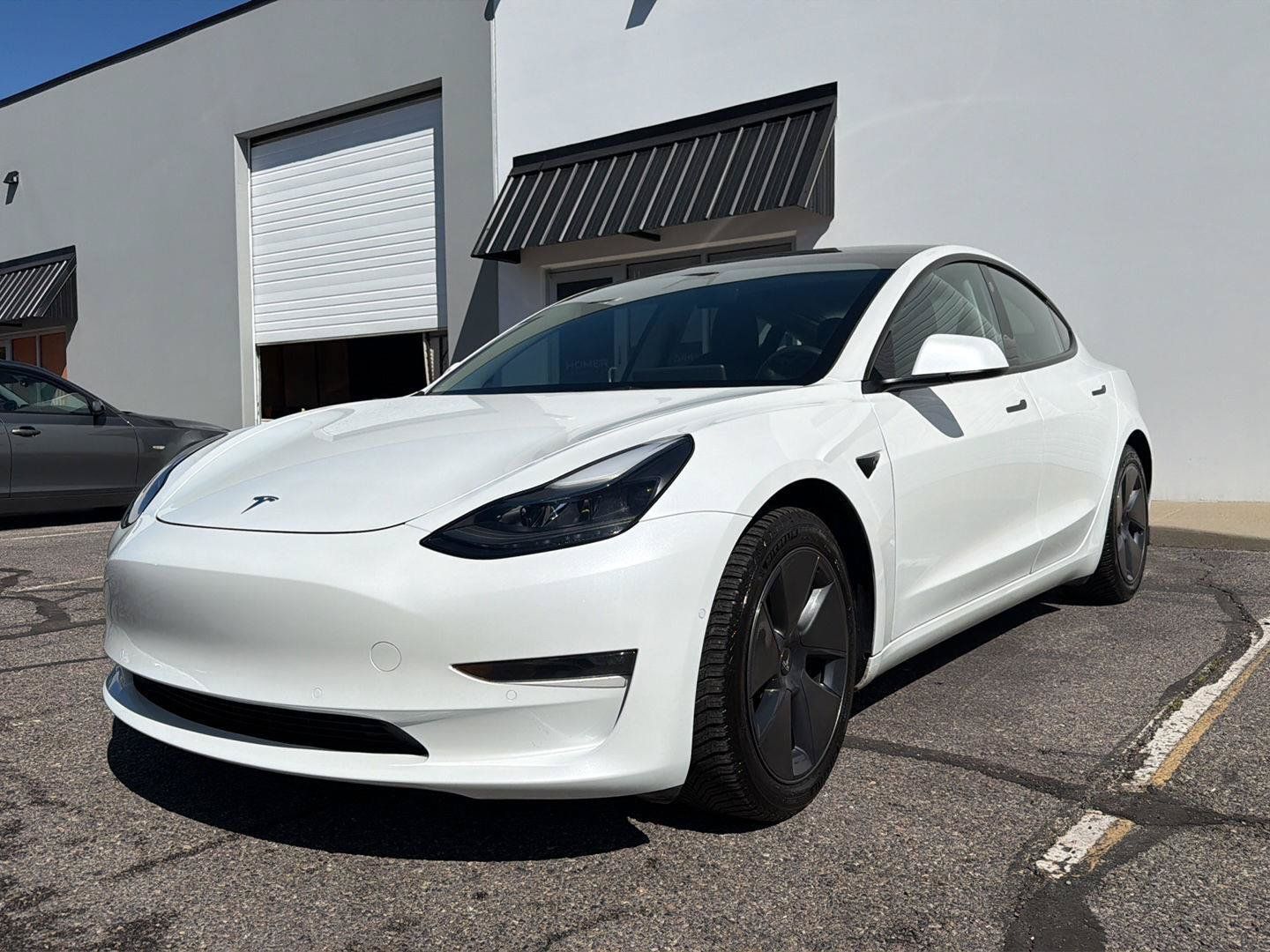 Used 2022 Tesla Model 3 Long Range AWD/4WD image 3