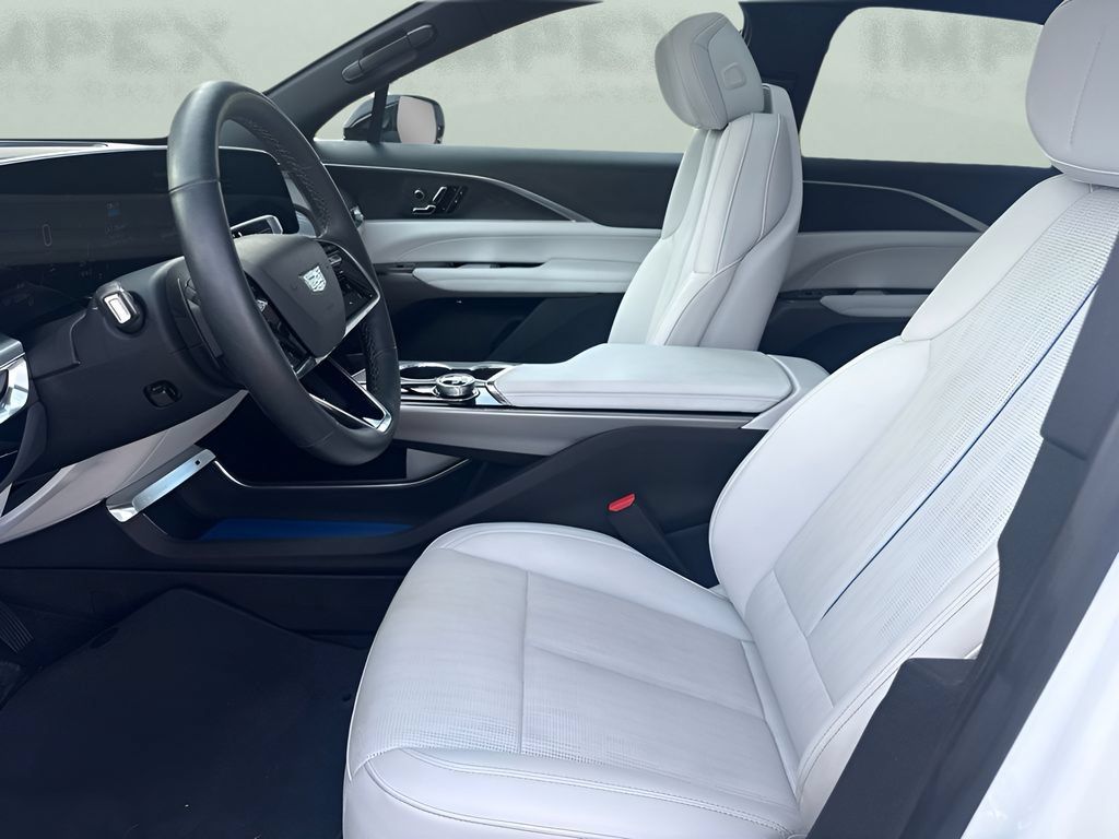 Used 2025 Cadillac Lyriq Luxury RWD image 19