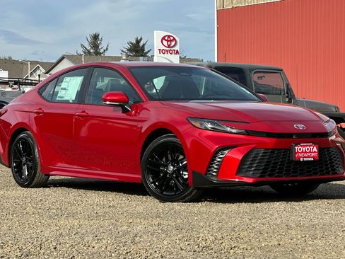 New 2026 Toyota Camry SE image 2