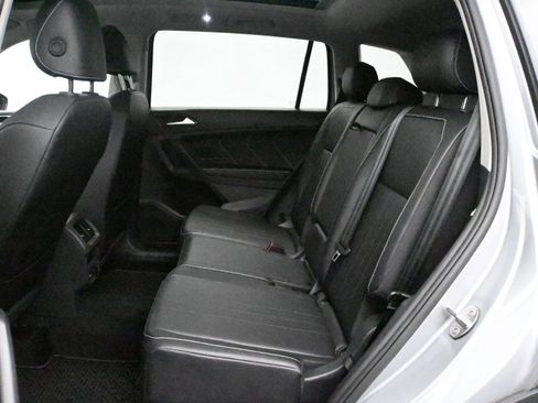 Used 2024 Volkswagen Tiguan SE image 10