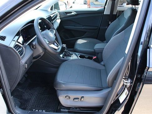 New 2026 Volkswagen Taos SE image 10