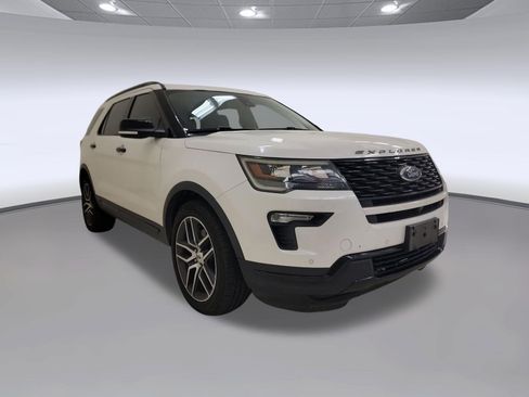 Used 2018 Ford Explorer Sport w/ Equipment Group 401A AWD/4WD image 5