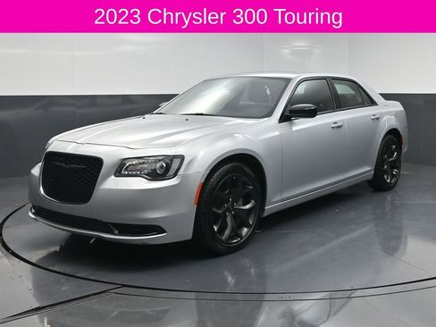 Used 2023 Chrysler 300 Touring w/ Sport Appearance Package RWD image 2