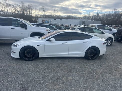 Used 2021 Tesla Model S Plaid image 4