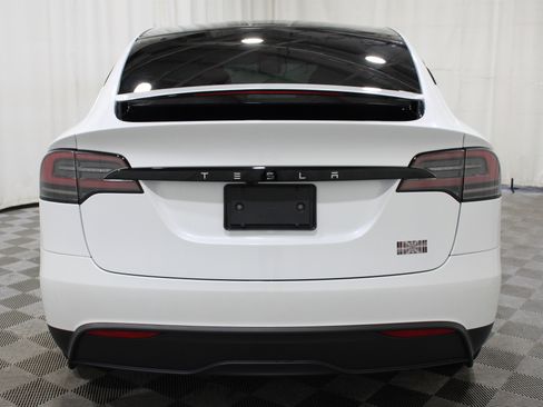 Used 2024 Tesla Model X Plaid image 28