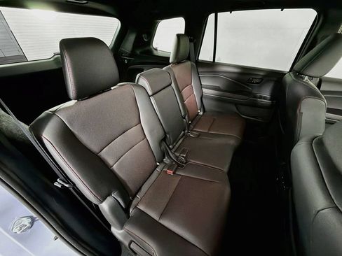 Used 2024 Honda Passport Black Edition image 28