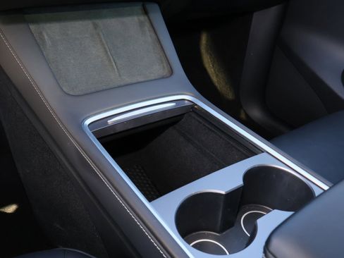 Used 2023 Tesla Model Y Long Range image 18