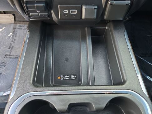 Used 2020 Chevrolet Silverado 2500 High Country image 18