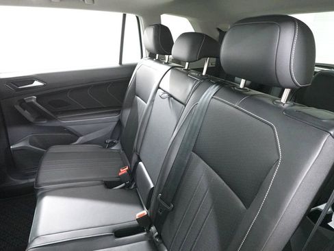 Used 2023 Volkswagen Tiguan SE w/ Panoramic Sunroof Package image 26