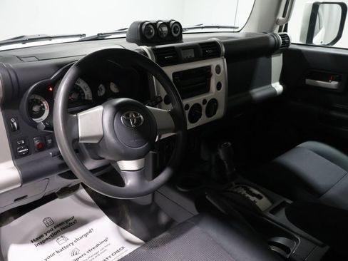 Used 2010 Toyota FJ Cruiser Base image 15