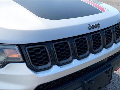 Used 2024 Jeep Compass Trailhawk AWD/4WD image 29