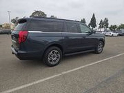 Used 2025 Ford Expedition Max Active AWD/4WD image 4